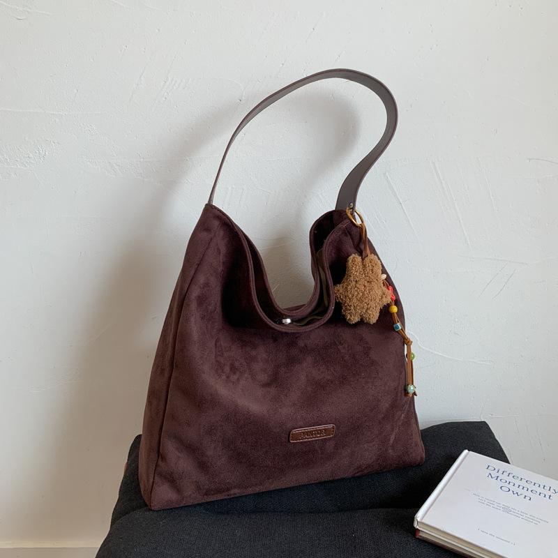Ретро сумка женская большой вместимости 2025 новая осень и зима универсальная простая наплечная сумка текстурная сумка-тоут для поездок