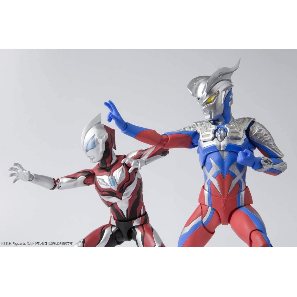 S.H.Figuarts Ультрамен Зеро прибл.. Подвижная фигура, окрашенная в цвет АБС и ПВХ, 150 мм.