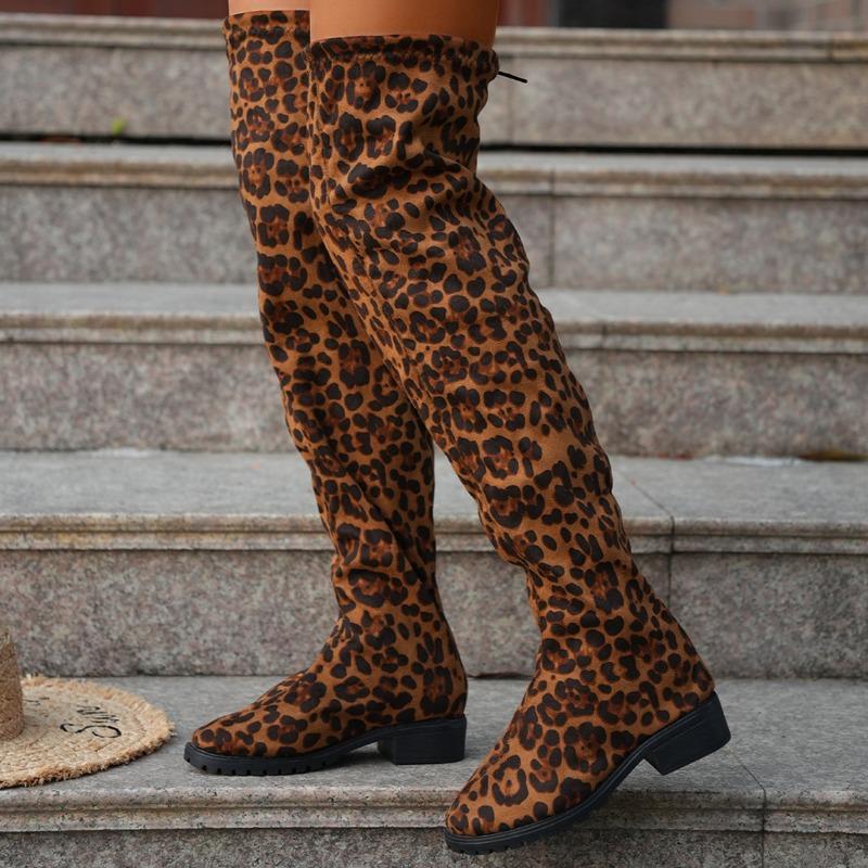 Мода Леопардовые высокие сапоги женские туфли на каблуках замшевые зимние массивные туфли зима 2024 тренд готика выше колена мода челси Botas Mujer