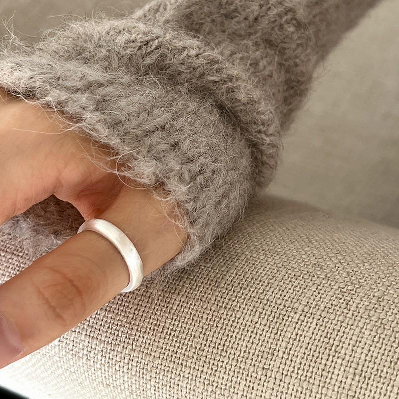 Trendy Minimalist Korean Vintage Stacking Rings for Women - Influencer-Approved Light Luxury Style.