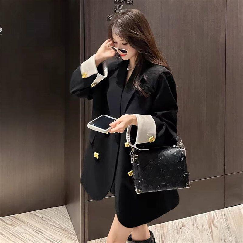 Sophisticated and Chic: Black Spring/Autumn Loose Fit Suit Jacket with Casual Elegance and Style