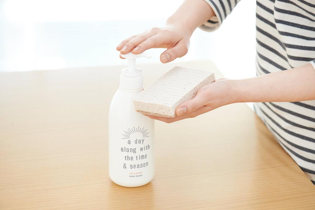 В день Средство для мытья посуды Lemongrass Lime 500 мл для приготовления пищи с травяным и нежным ароматом лимонника, а также свежим и (моющее средство для овощей, фруктов, посуды,