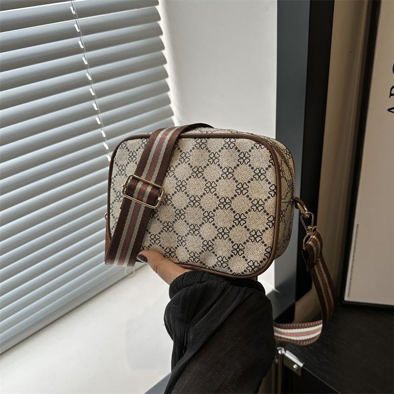 Crossbody Bag for Women Printed Small Square Bag Wide Shoulder Strap Women's Bag New Trendy Shoulder Bag Versatile and Fashionable Small Square Bag