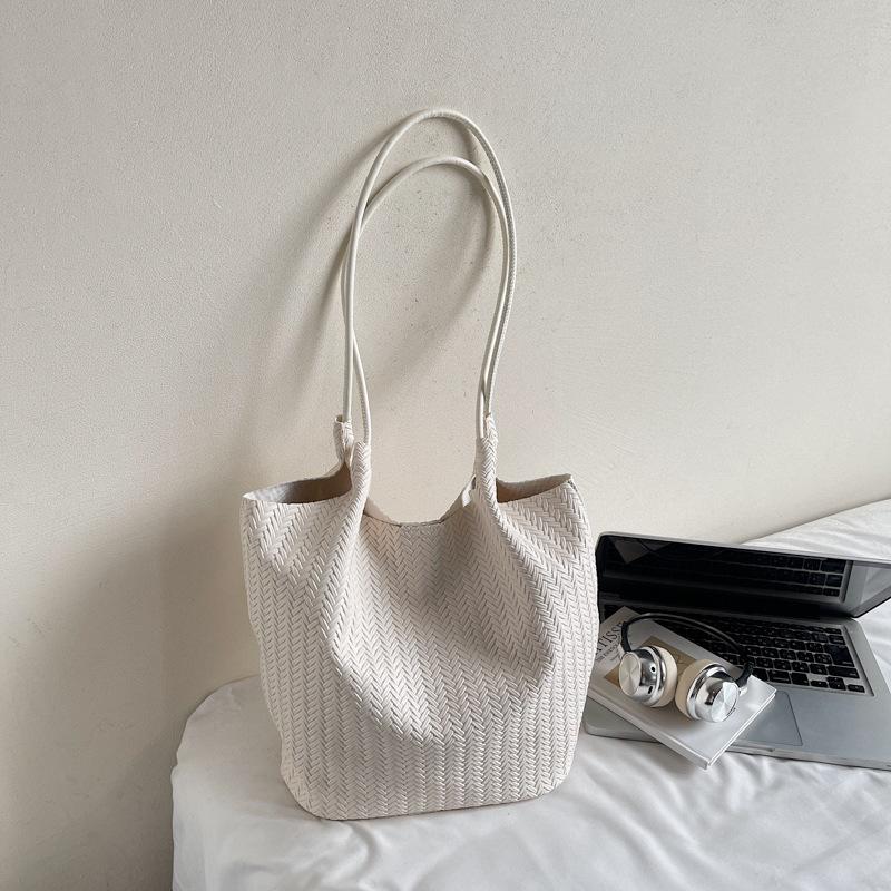 Ретро сумка женская большой вместимости 2025 новая осенне-зимняя повседневная на плечо для покупок текстурная сумка-тоут для поездок на работу