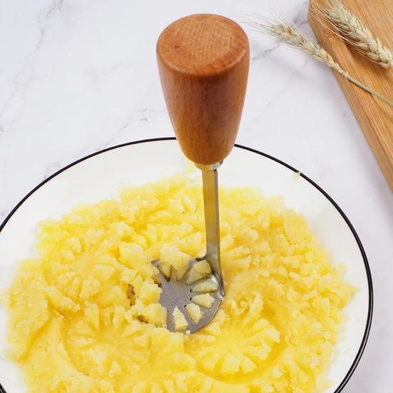 Нержавеющая сталь Картофелемялка Деревянная длинная ручка Пищевой Многофункциональный ручной инструмент для затирания моркови и овощей