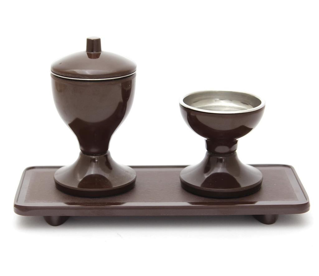 Не ржавеющий колокольчик с приятным высоким звуком, идеально подходящий для мини-буддийских алтарей.. Включает контейнер для воды, пиалу для риса, поднос и вазу для цветов.