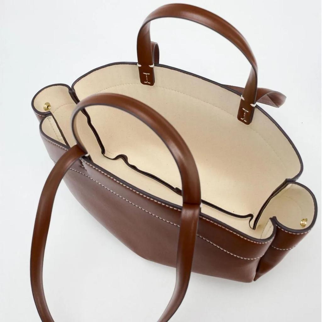 Tote Bag Trend Style Fashion Comfortable Handbag Lamp Luxury Brand Design Shoulder Bag Cowhide Large Capacity Pleated Skirt