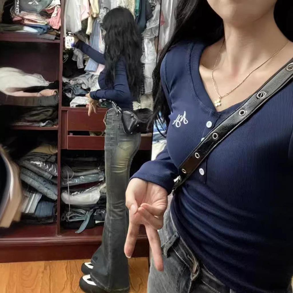 Сладкий и пикантный женский трендовый топ с V-образным вырезом, облегающего кроя, с длинным рукавом