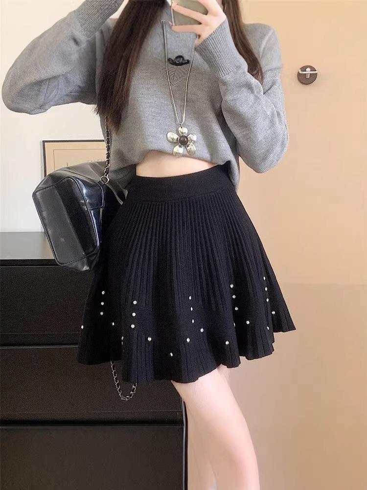 High-Waisted Korean-Style Pleated Knit Skirt for Women - Winter Fashion, Versatile and Short