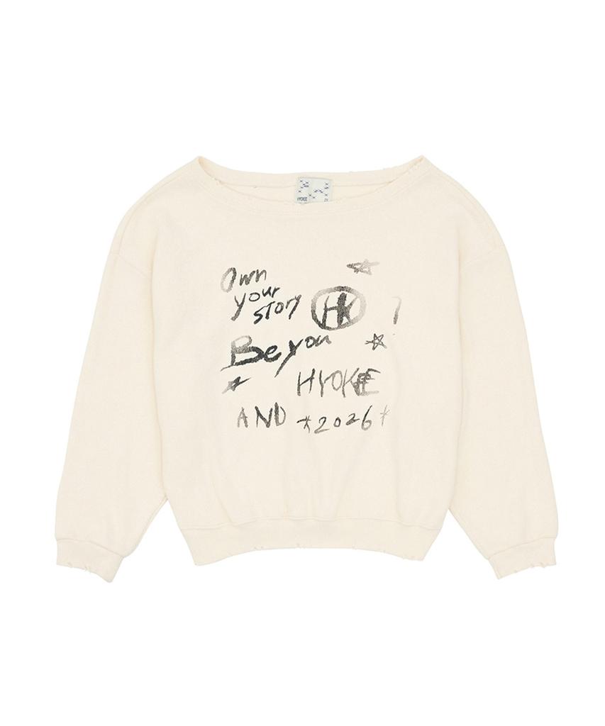 NO EXTRA TOUCH One-Shoulder Graphic Sweatshirt (Cream)_26Spss001Cr