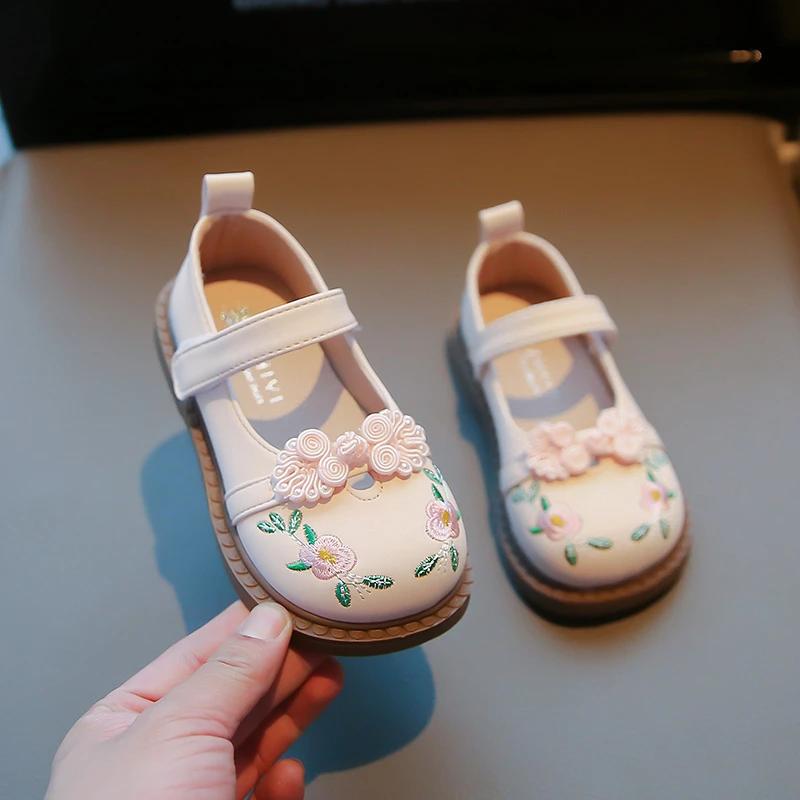 2024 Детские кожаные туфли для девочек, осенние новые модные китайские ретро-узлы с элегантной вышивкой, нескользящие туфли Hanfu