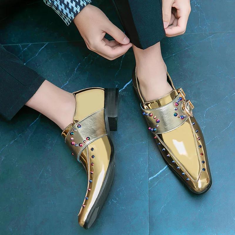 Brand Fashion Golden Glitter Leather Rhinestone Men Chelsea Shoes Size 46 Pointed Luxury Designer Shoes Men Couples Dress Shoes