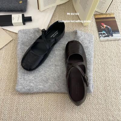 Зима 2025 новый круглый носок замшевая мягкая подошва мягкая подошва универсальные Дуду кроссовки с женской обувью для通勤