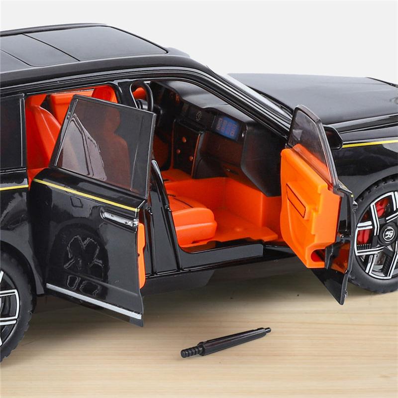 1/24 2025 Rolls Royce Внедорожник Cullinan Сплав Роскошный Модель Автомобиля Литье под Давлением Металлическая Игрушечная Машина Транспортные Средства Модель Звук Свет Симуляция Подарок для Детей