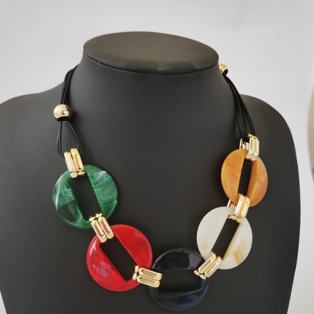 Винтажное ожерелье из акрила в стиле бохо-шик с кисточкой, регулируемая цепочка, идеально подходит для повседневного и праздничного ношения