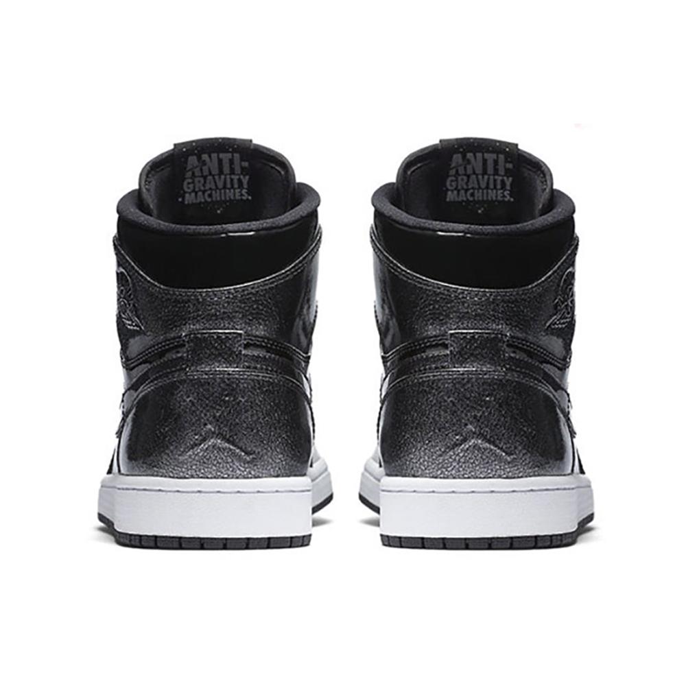 Jordan 1 Ретро Черный Лакированный 332550-017