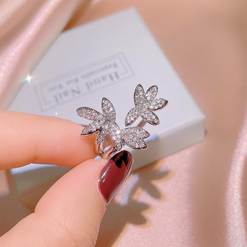 Niche Trendy Temperament Micro Inksulated Zircon Flower Ring для женщин Модное простое персонализированное кольцо с открытым ртом на указательный палец