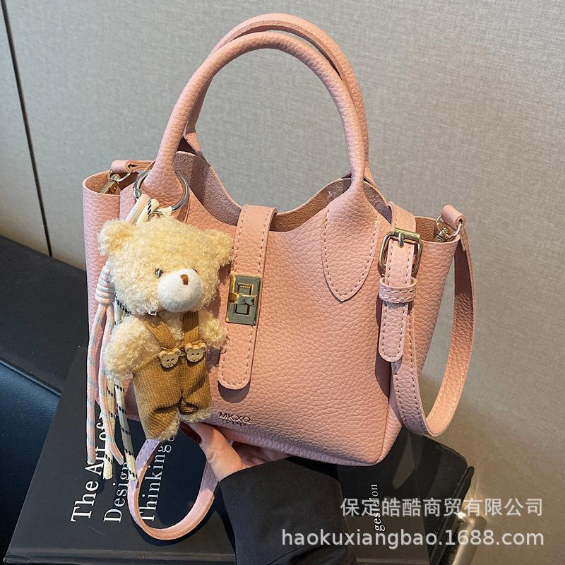 Передовой sense of foreign style маленькая сумка женская 2025 новая мода универсальная сумка-мессенджер популярная сумочка сумка-ведро