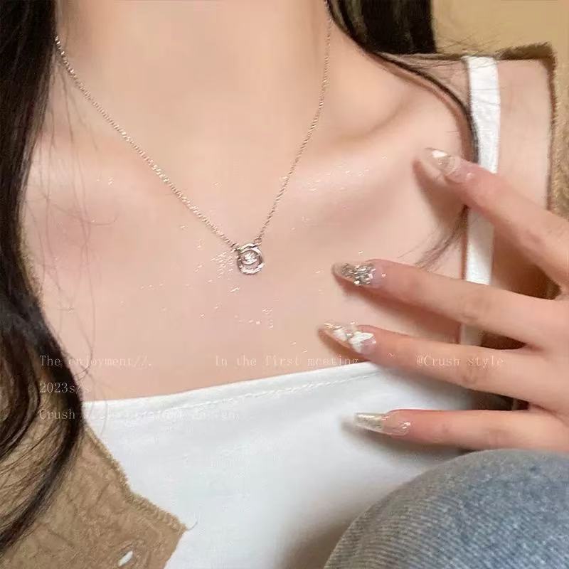 Pearl necklace women's high-end collarbone chain new light luxury niche broken silver neck chain decoration