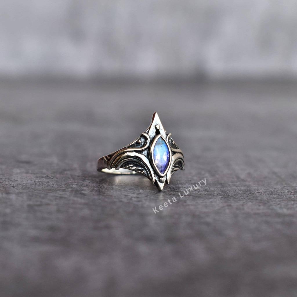 Genuine moonstone statement ring Rainbow moonstone unique design ring Sterling silver ring Crystal ring for beginning Bridesmaid jewelry