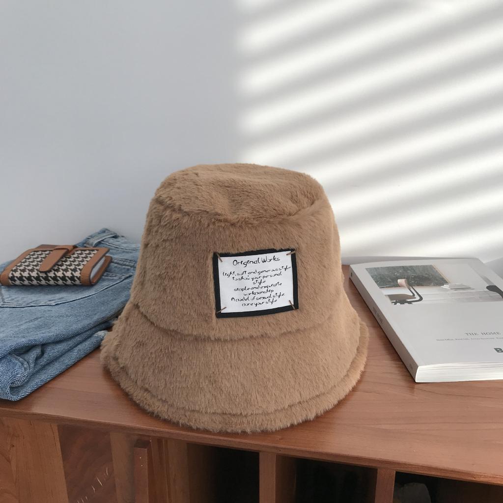 Толстая теплая плюшевая шапка женская осенне-зимняя универсальная тканевая шляпа-ведро с изображением умывальника