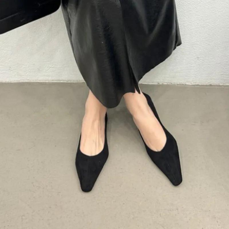 Модные мягкие и удобные женские туфли на плоской подошве 2024 года, повседневная модная женская обувь с острым носком, простые универсальные туфли с неглубоким носком