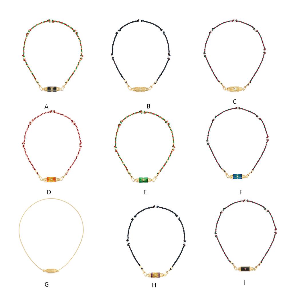 Радужное ожерелье с подвеской. Модное плетеное ожерелье с золотой отделкой и радужной подвеской для встреч.