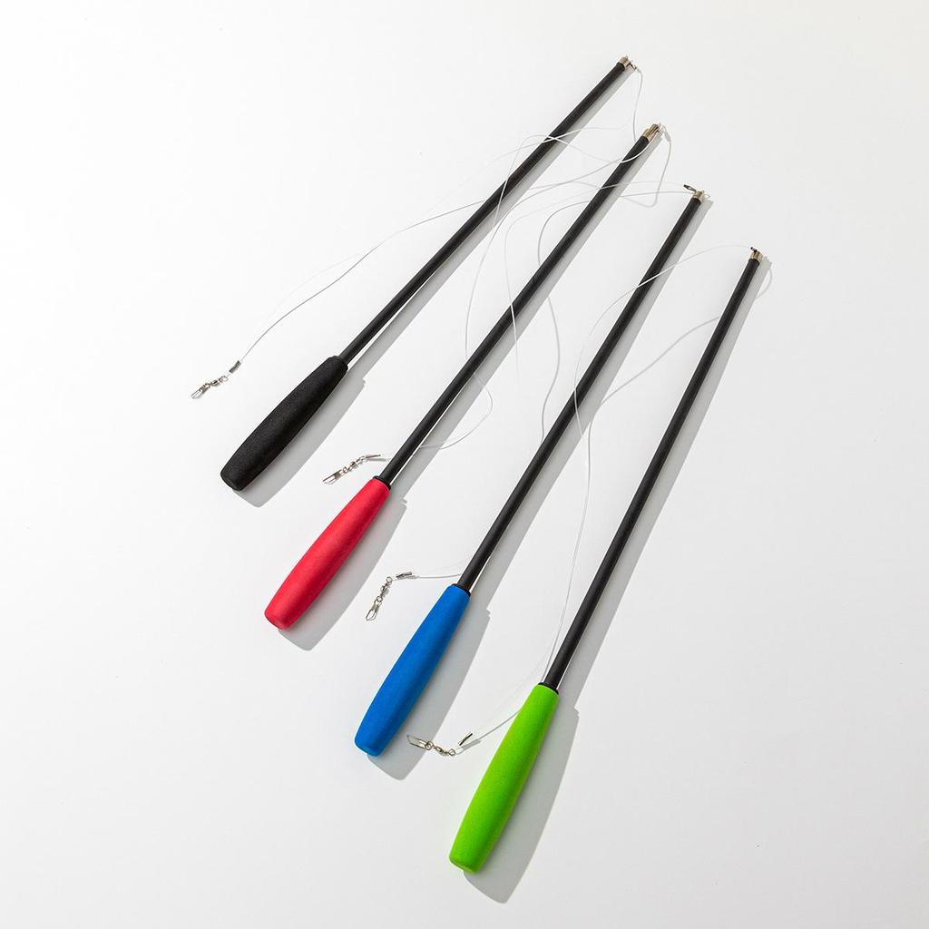 Популярная палочка-дразнилка для кошек: Трехсекционная удочка с несколькими вариантами расцветок для развлечения.