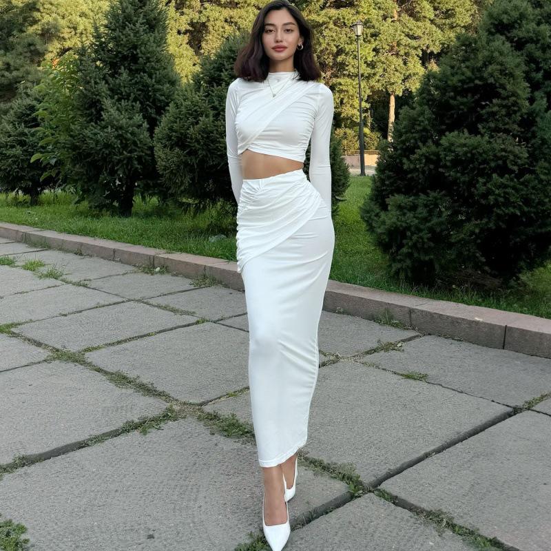 European-American Style 2025 Fall/Winter Sexy Wrap Crop Top & Skirt Set: Unique Fashion for Women