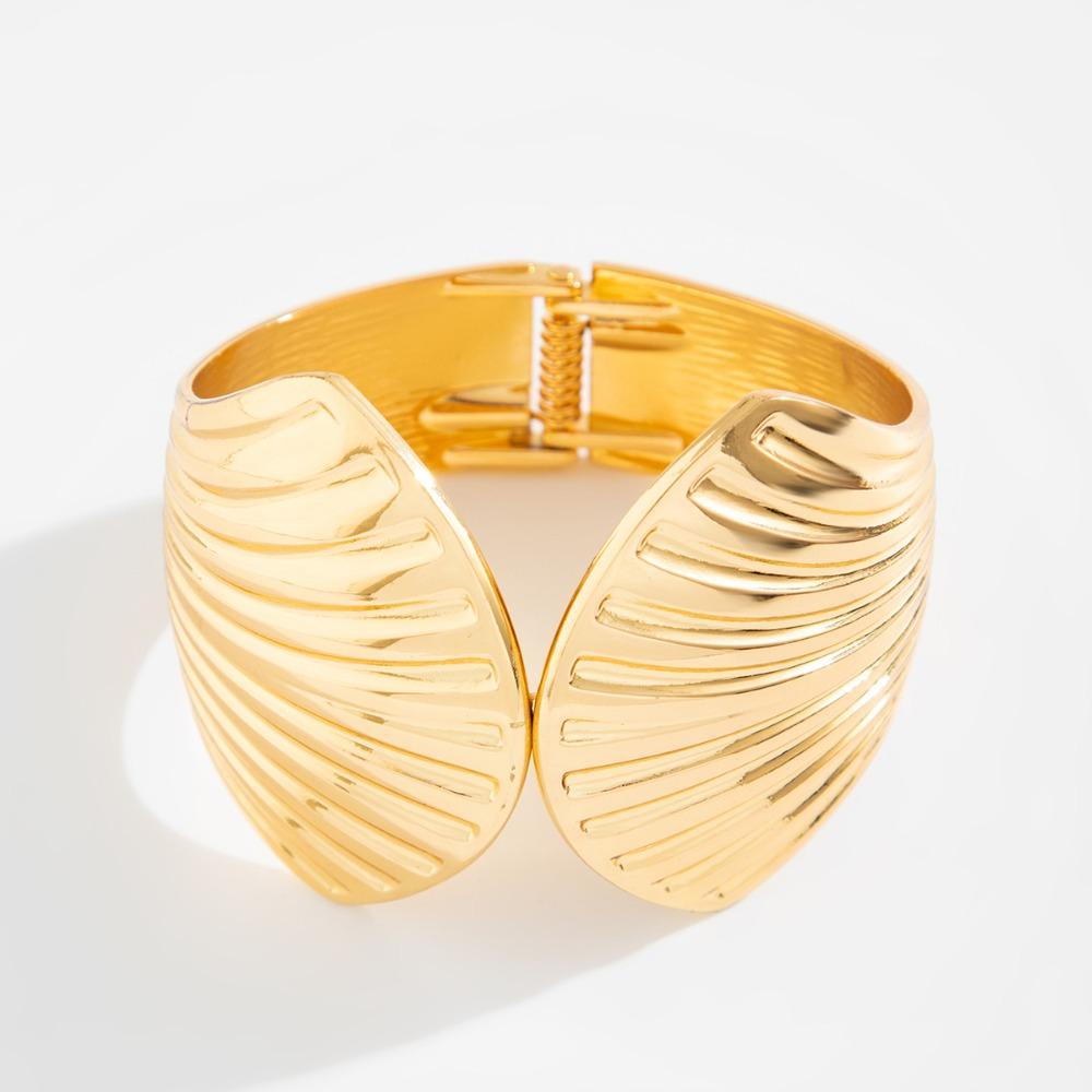 Europe American Style Shell Open Bangle Minority Design Exaggerated Bracelet Cuff Bangles  Gift