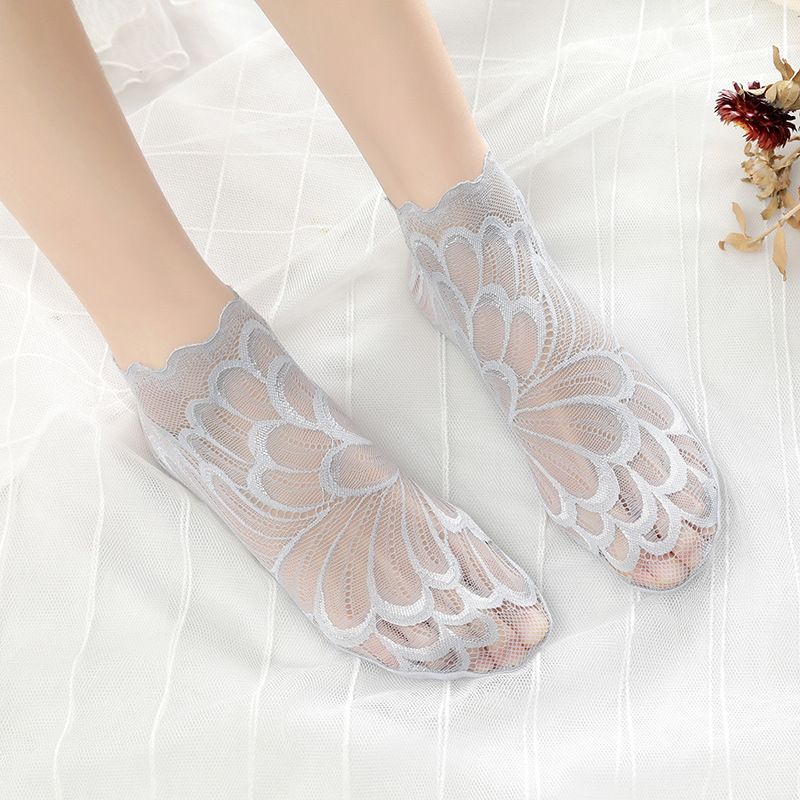 Невидимые носки-следки женские летние кружевные с цветочным узором эластичные носки тонкие полые противоскользящие с коротким голенищем женские дышащие носки до щиколотки