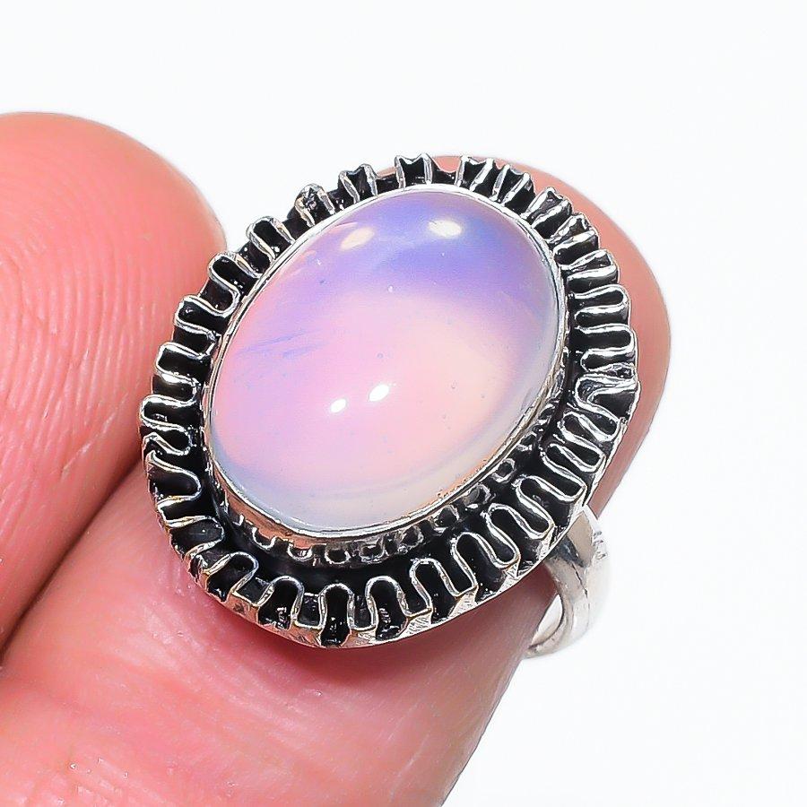 Кольцо из серебра 925 пробы с натуральным молочным опалом, размер 6,5 q5o34