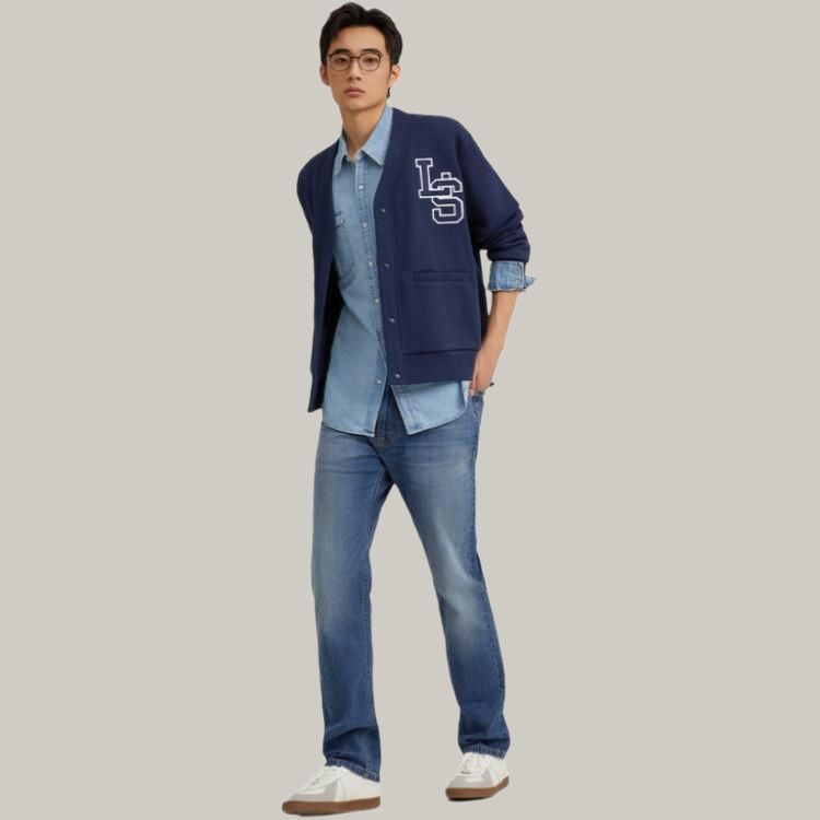 Levis Флисовый трикотажный свитер с V-образным вырезом и длинными рукавами свободного кроя с принтом в виде бархатистой нашивки для мужчин Темно-синий 002HM-0001