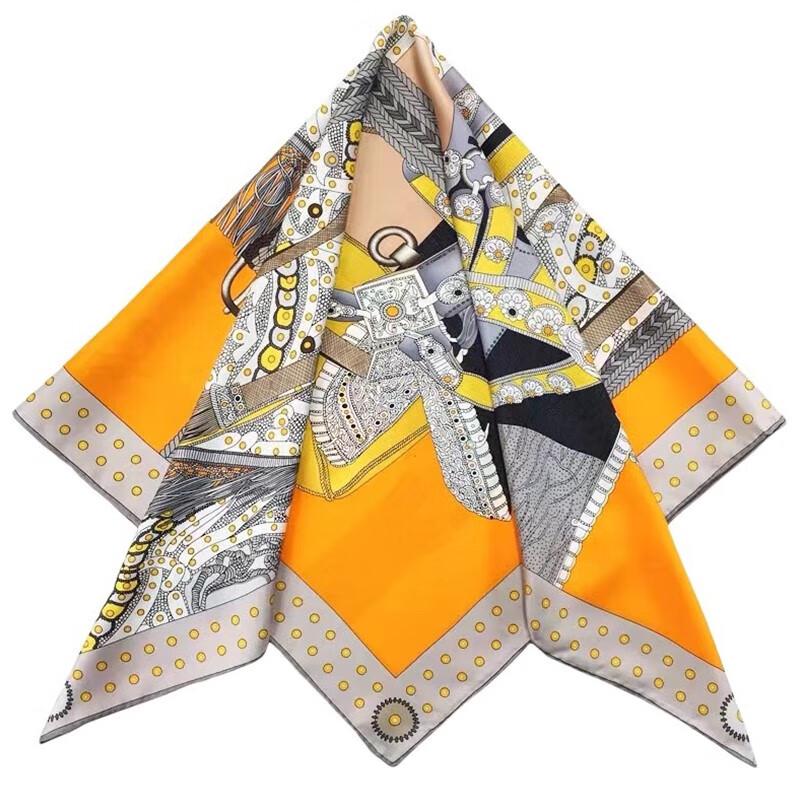 Подарочный набор SIYUTANG: шелковый шарф и гребень из сандалового дерева