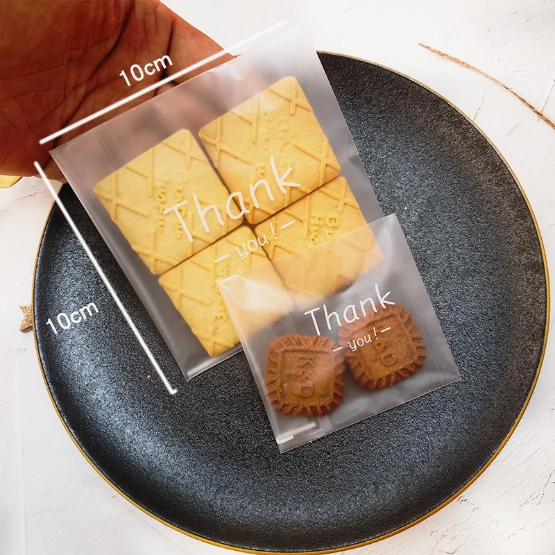 100 шт. Английский печатный 4 в 1 матовый самоклеящийся самоклеящийся DIY бисквит печенье снежинка кондитерские упаковочные пакеты