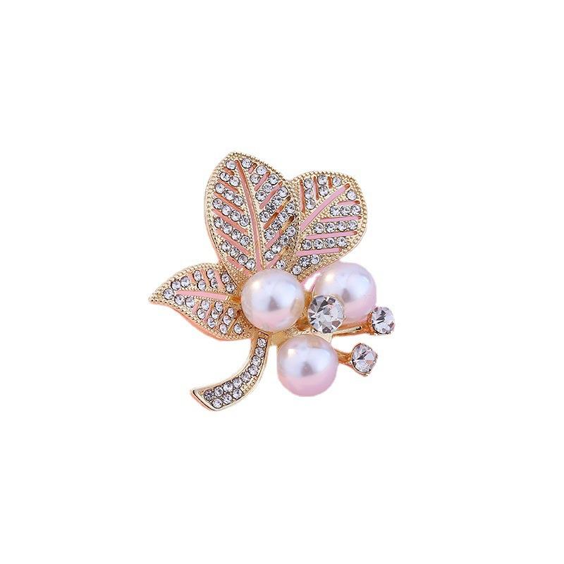 Light Luxury Ginkgo Biloba Brooch High-End Women'S Exquisite Flower Pearl Corsage Design Sense Niche Pin Clothes Accessories