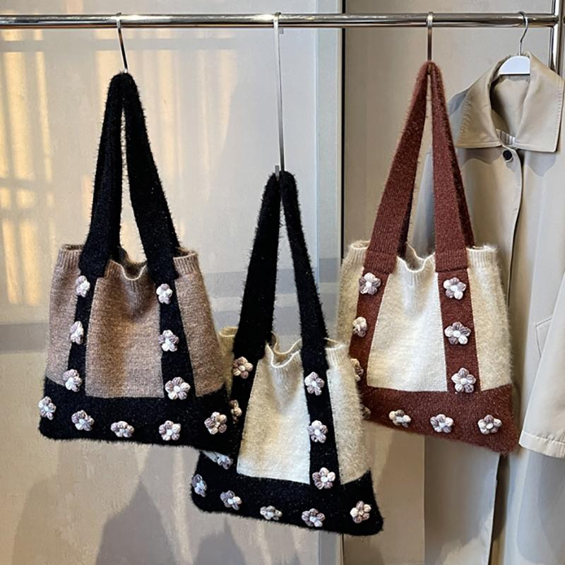 Women Plush Shoulder Bag Warm Cloth Fabric Handbag Soft Designer Flowers Handbags Girls Shoulder Bag Shopping Bag Large Capacity