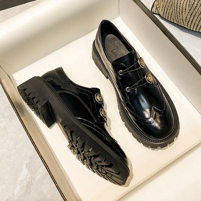 Женские туфли на плоской подошве на платформе с толстой подошвой, женские туфли-оксфорды с эластичной резинкой, медалью, заклепками, небольшие кожаные туфли Femme