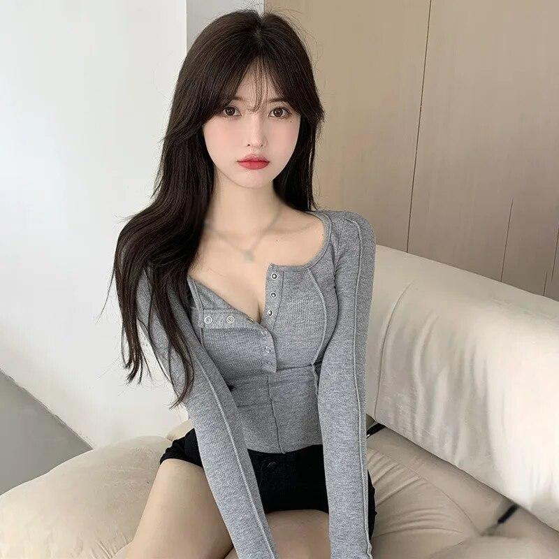 Knitted Top for Women Long Sleeve Slim Fit Casual Style Solid Color