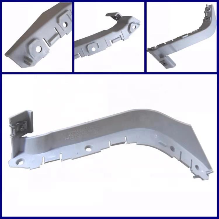 LR035104 and LR035105 rear bumper brackets fit Land Rover Range Rover Evoque models from 2012-2018.