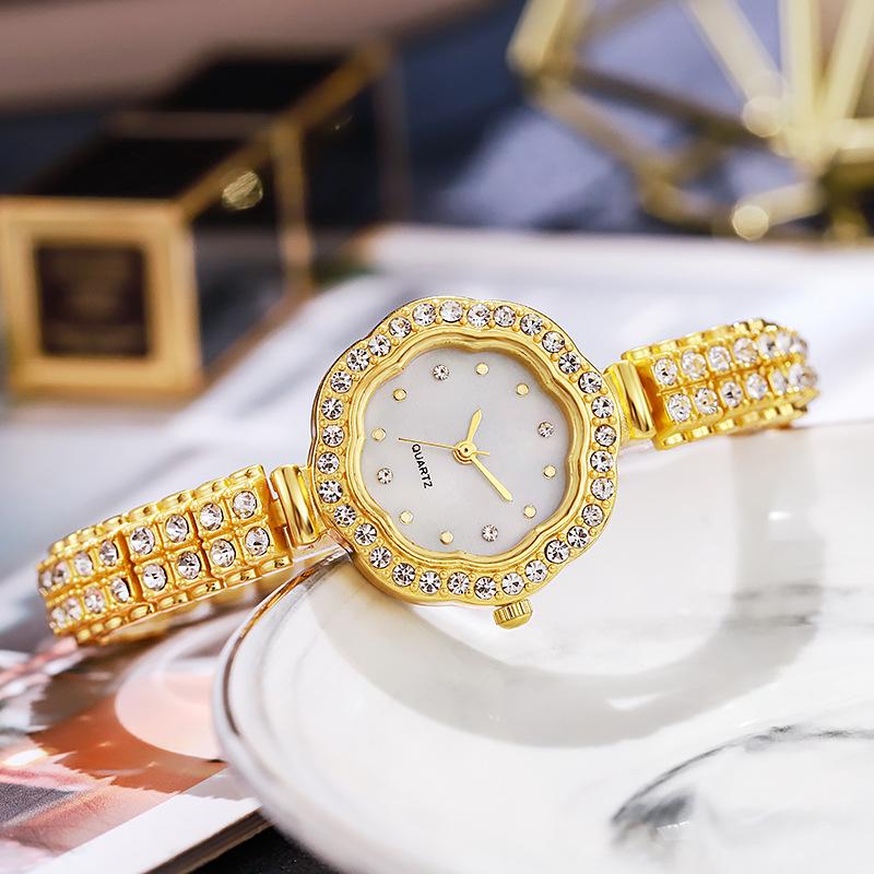 Женские часы-браслет Plum Flower Quartz Watch со стразами Женские наручные часы