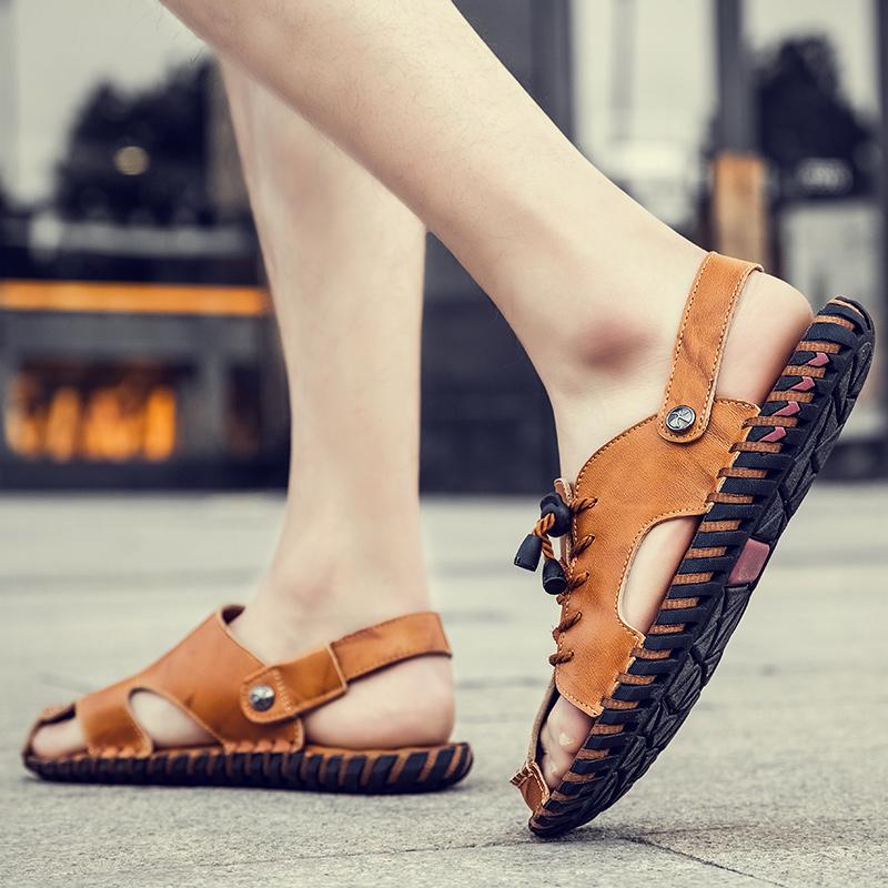 Модные летние новые мужские повседневные кожаные пляжные сандалии модный бренд мужской два способа ношения тапочек и сандалий на открытом воздухе полуплоские туфли