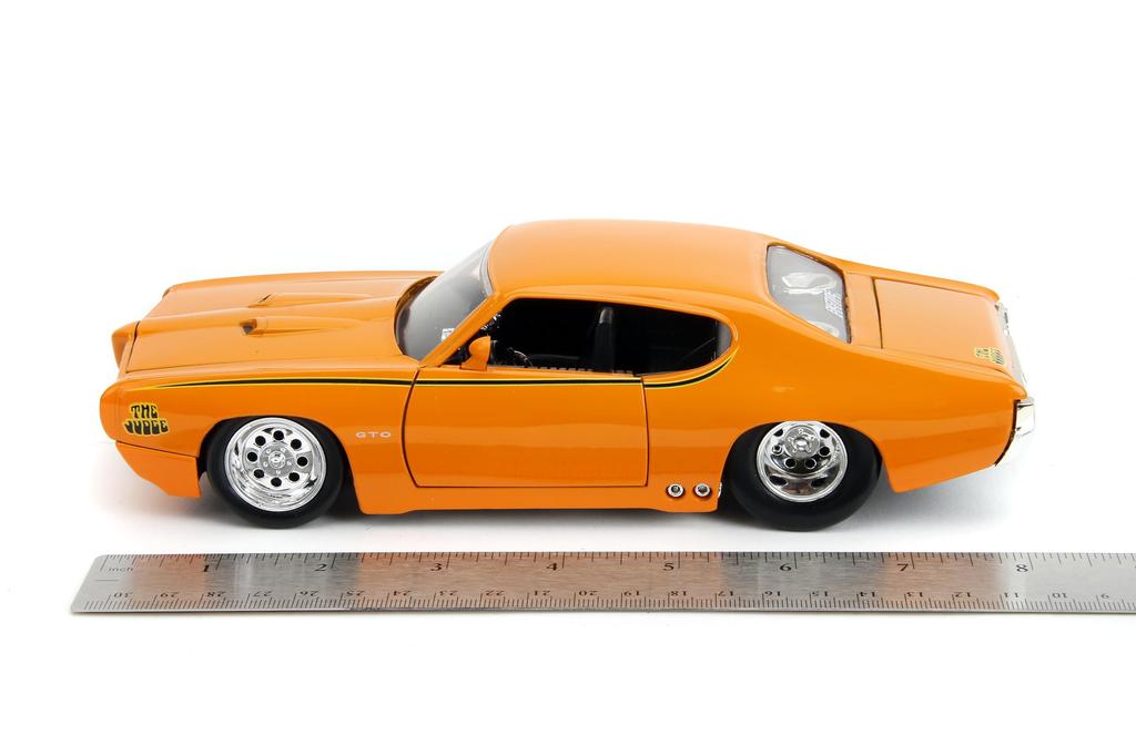 JADATOYS BTM 1969 Pontiac GTO Judge Mini Car Orange 124