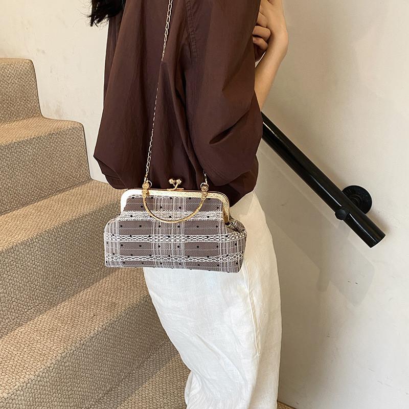 Fashionable Retro Style Womens Pu Leather Handbag Classic Shell Shape Design