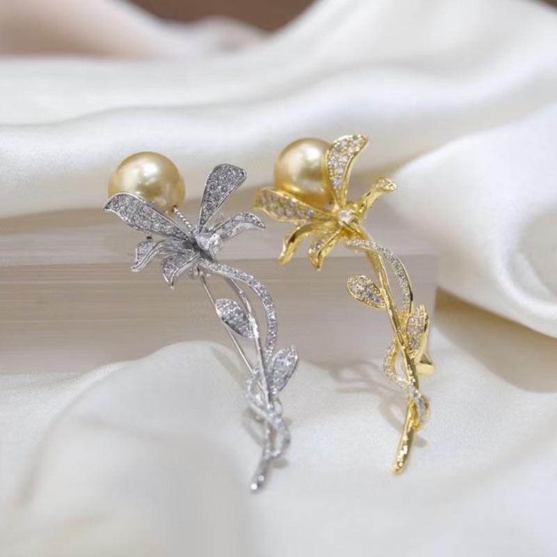 Baroque Pearl Rose Brooch with Zircon Inlay