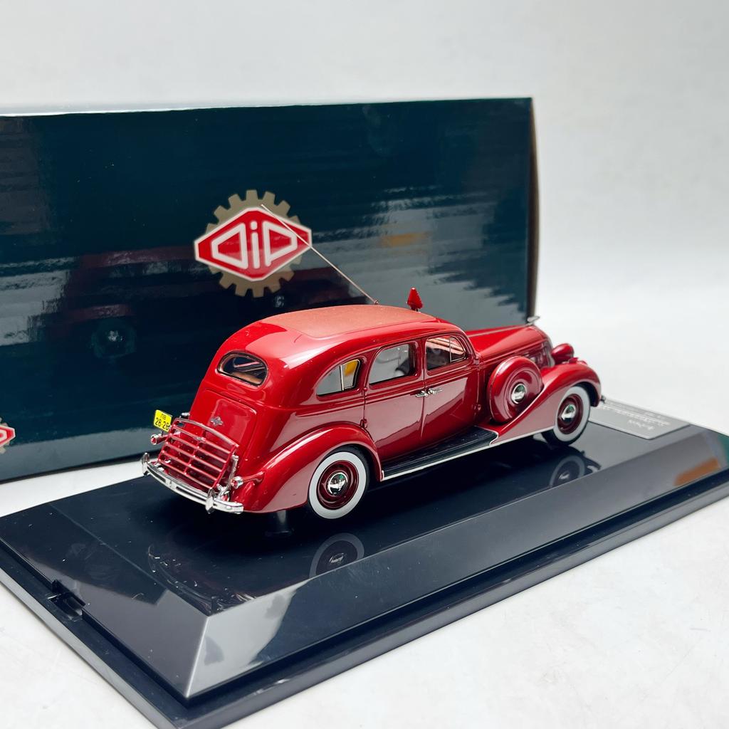 Погружение 1/43 Масштаб ЗИС-101 Роскошный седан в Москве, Советский Союз Коллекционирование и демонстрация симулированных смоляных моделей автомобилей