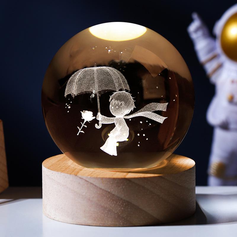 Большой хрустальный шар «Звездное небо» с астронавтом, ночник с 3D-гравировкой и светящейся деревянной подставкой - Идеальный подарок на день рождения для девушки.