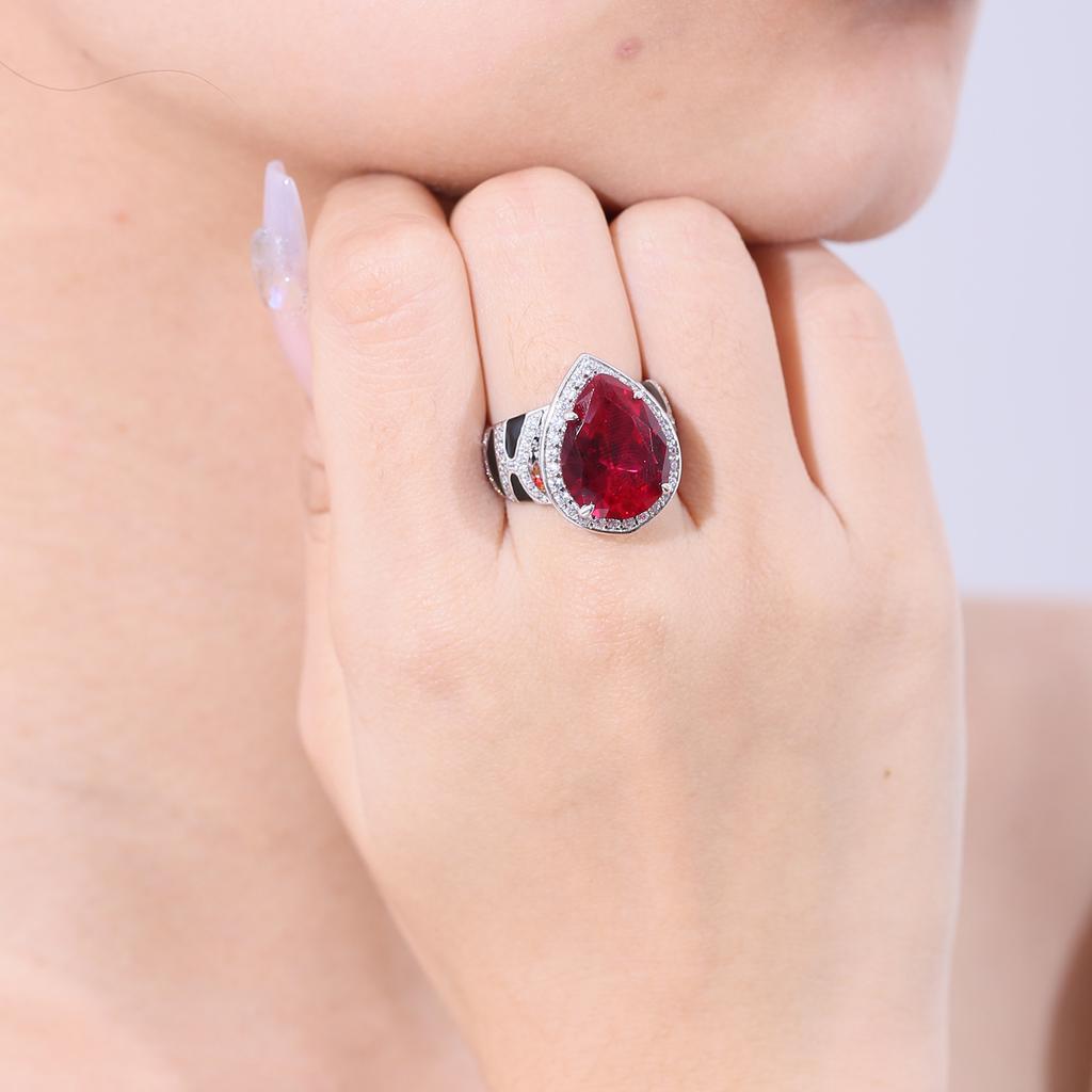 New European and American Style Large Carat Gemstone Ring S925 Sterling Silver Pear-shaped Red Sapphire Crystal Snake Pattern Ring for Men and Women