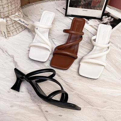 Мода 2025 Лето Новая Мода Туфли-шлепанцы на высоком каблуке Женские Простые Для улицы Средний каблук Французский стиль Многофункциональные сандалии