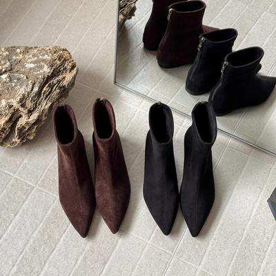 Корейская версия ретро универсальных остроносых коротких ботильонов на низком каблуке женские 2025 осень и зима новые замшевые женские ботинки задняя молния тонкие ботинки